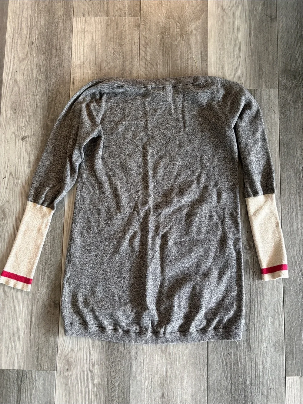 Women’s Roots Canada Cabin Sweater w/ Red Stripe Detail - EUC, Size Small